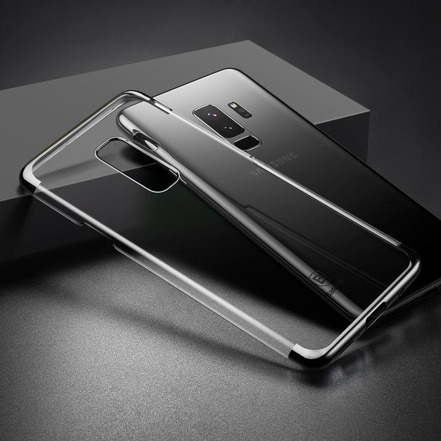 Ốp Lưng Viền Samsung Galaxy S9 Hiệu Baseus Glitter có thiết kế viền màu xung quanh và mặt lưng trong suốt hoàn toàn lộ nguyên bản mặt lưng của máy đẹp và sang hơn khi điểm nhấn là lớp viền màu bóng sắc sảo.